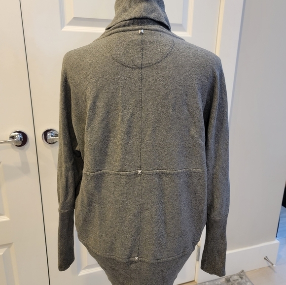 Aritzia Wilfred cardigan - Picture 2 of 4